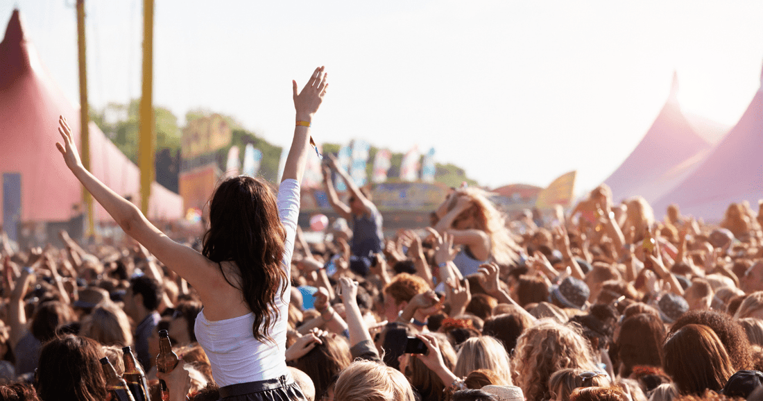 Festival ready: dé essentials voor een zomer vol muziek en vrijheid - Zivē