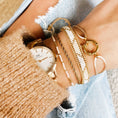 Geef foto weer in Gallery viewer, Armband met Wit Accent en Hartbedel
