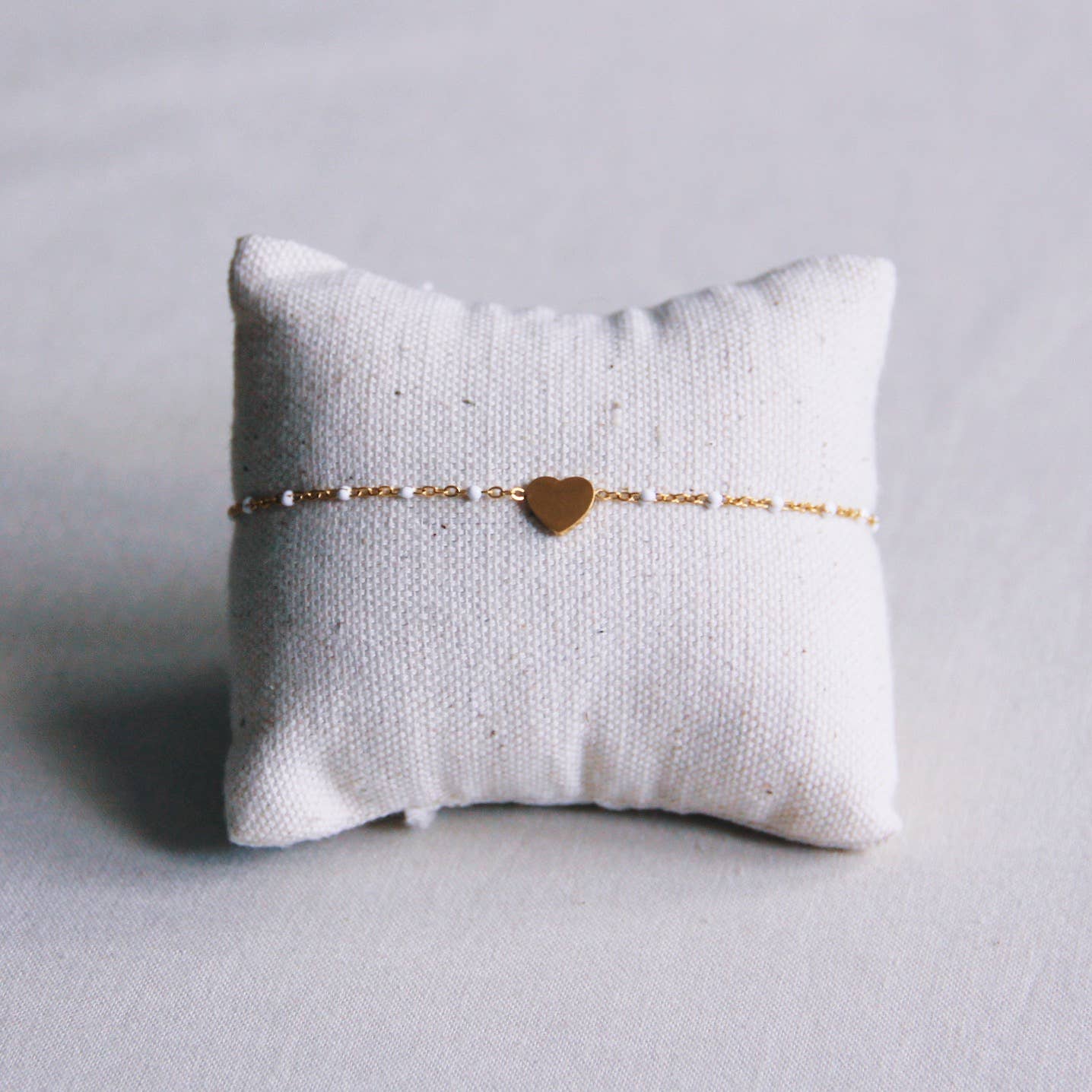 Armband met Wit Accent en Hartbedel