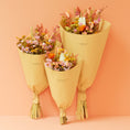 Geef foto weer in Gallery viewer, Gedroogd veldboeket Sunny Delight
