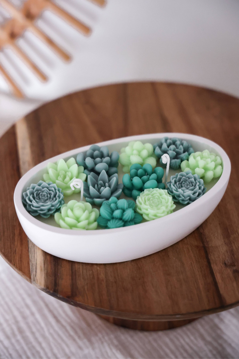 Keramieken schaal met cactus kaars