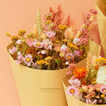 Geef foto weer in Gallery viewer, Gedroogd veldboeket Sunny Delight
